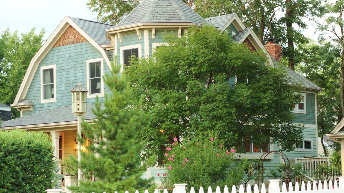Glen Ellyn House | Historic home with easy access to Chicago