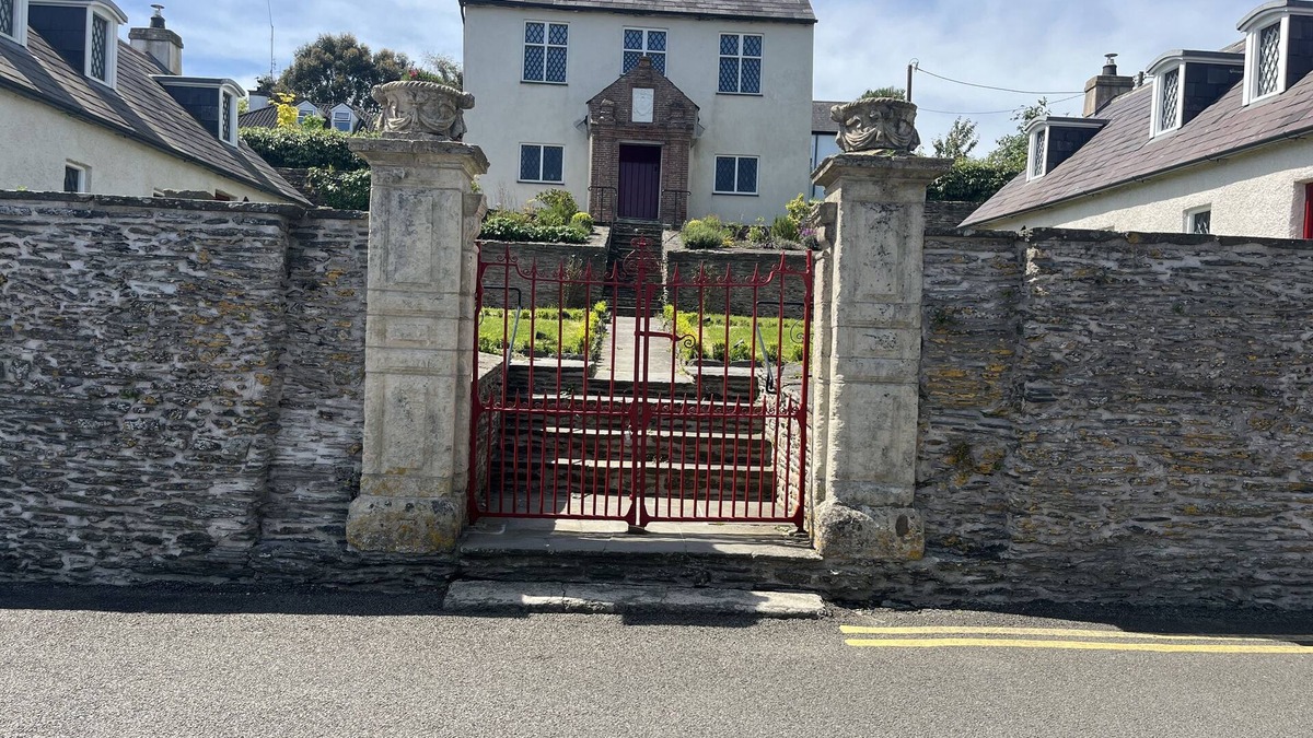 Kinsale House | Historic home with fabulous views only moments from town centre
