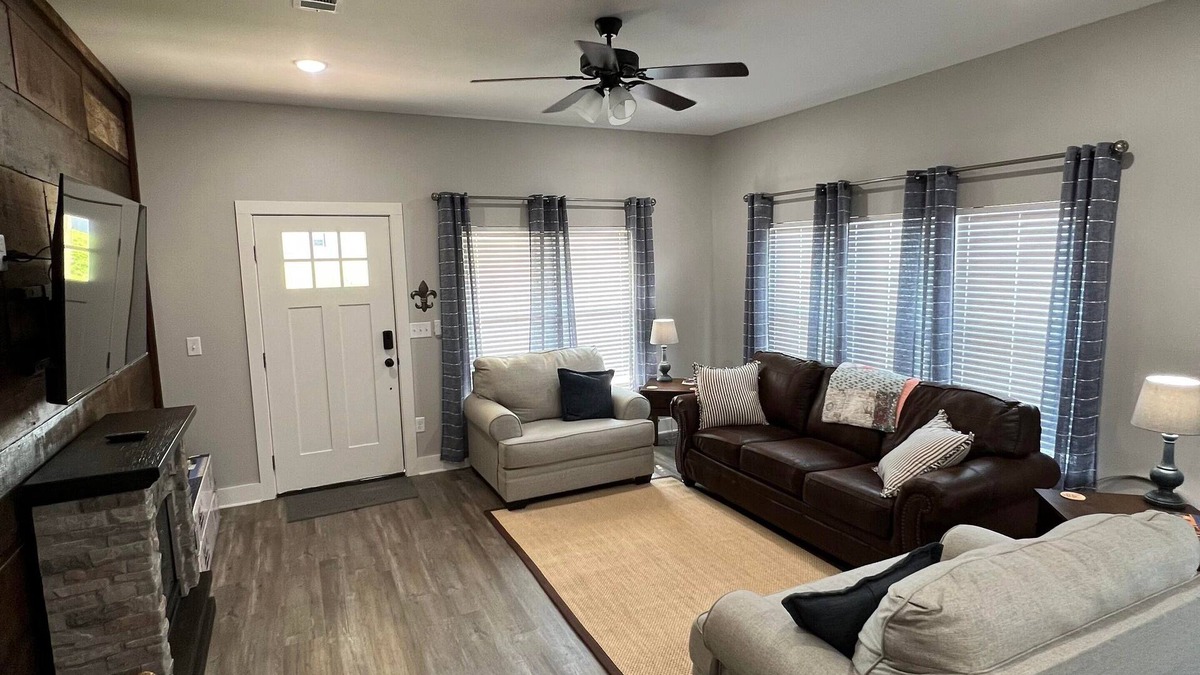 Downtown Historic House | Historic Home with Remodeled Interior Just 3 Blocks from Heart of Downtown