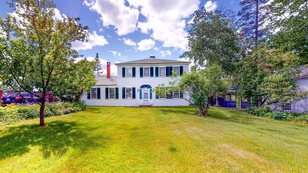 Paris House | Historic home with porch & mountain/valley views - great for weddings