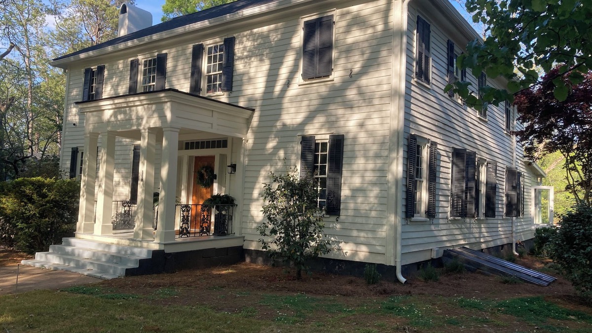 Greensboro House | Historic house in Greensboro, Lake Oconee, Augusta with all modern amenities.