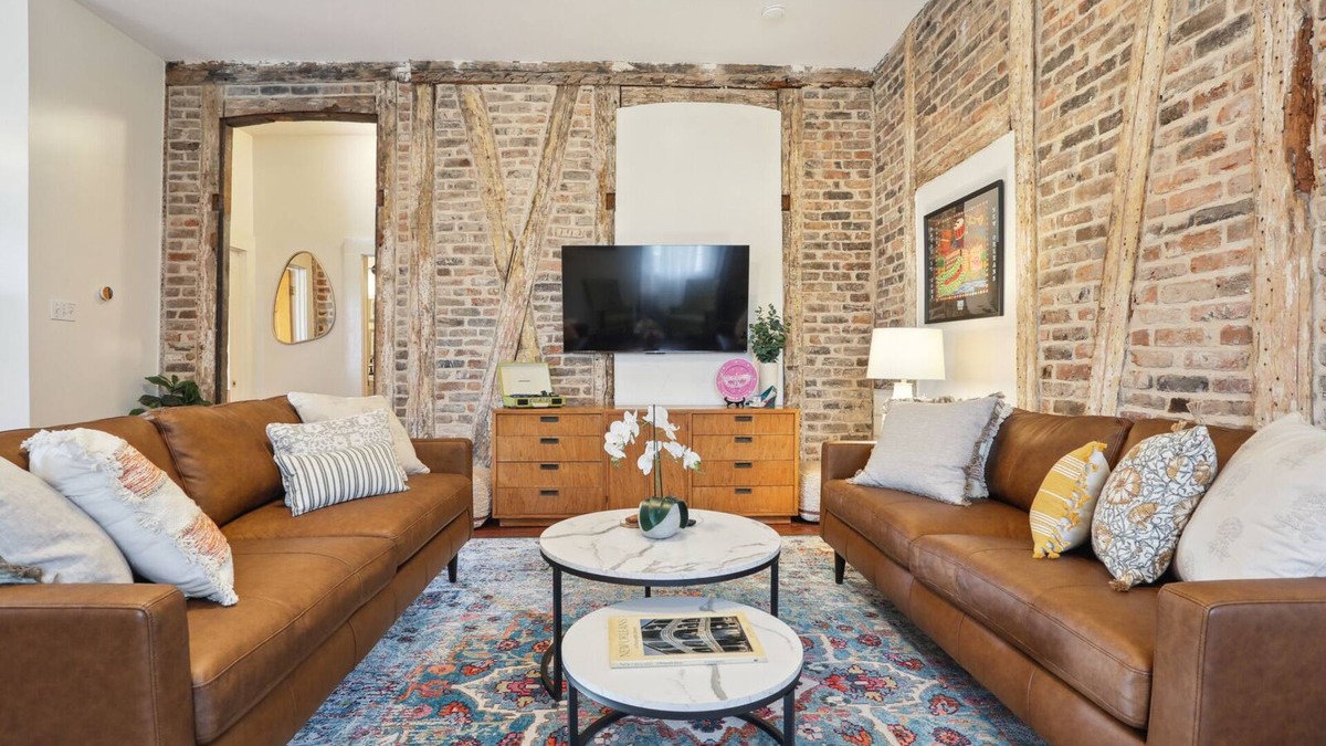 Saint Thomas Development House | Historic Irish Channel Home, Blocks to Magazine St. and St. Charles Ave.
