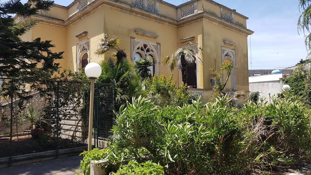 Carpignano Salentino Villa | Historic villa in the center with outbuilding and garden