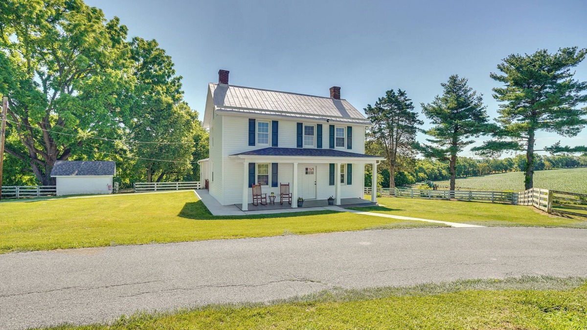 Jefferson House | Historic Jefferson Farmhouse - Hike, Bike & Raft!