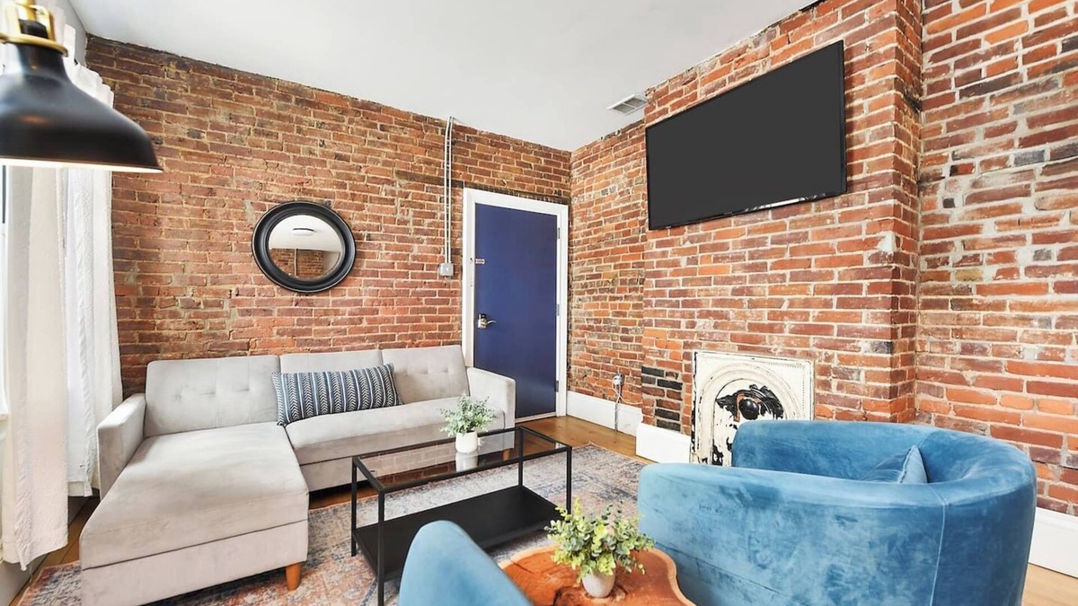 North Shore Apartment | Historic Loft Near Stadiums | Modern & Cozy