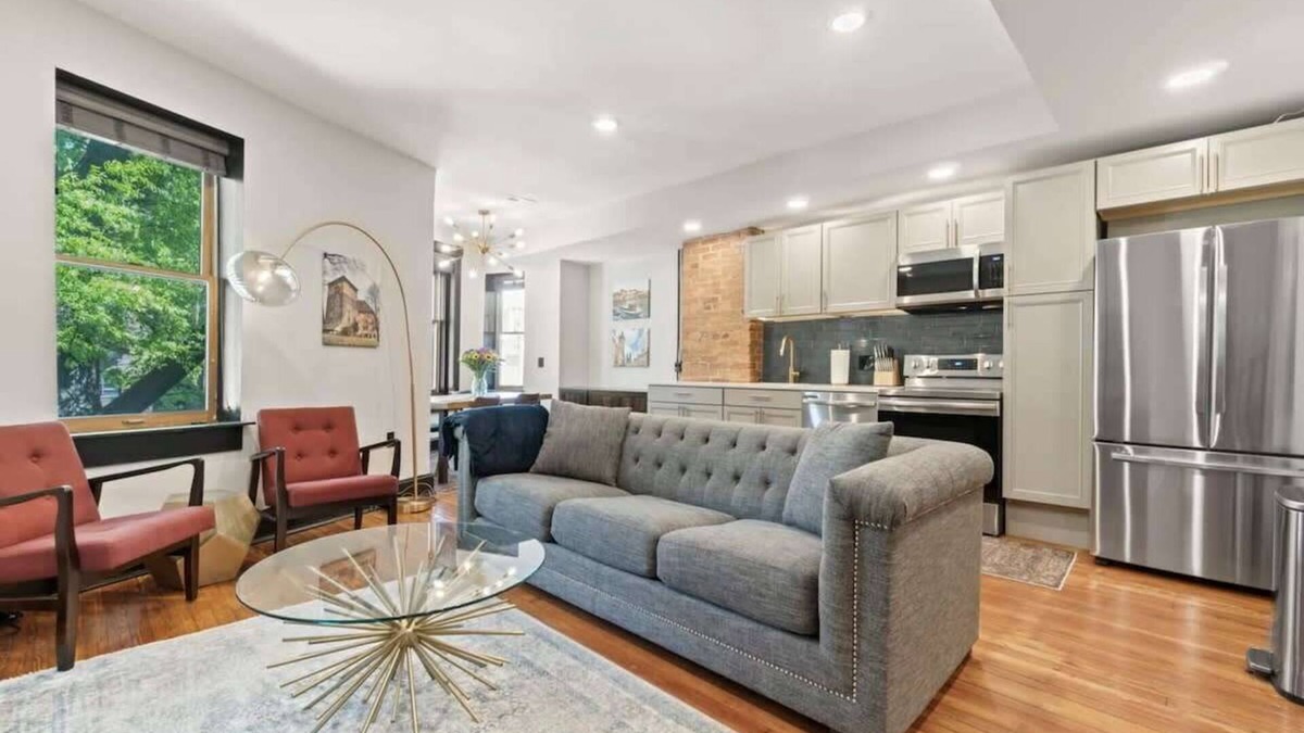 Shaw Apartment | Historic Luxury DC Townhome – Walk to Logan Circle