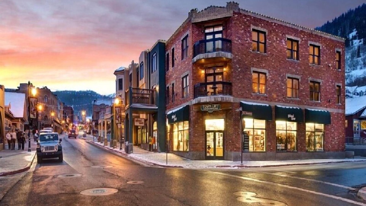 Downtown Park City Condo | Historic Main St. Ski in, ski out. Corner Unit Location, location! Views!