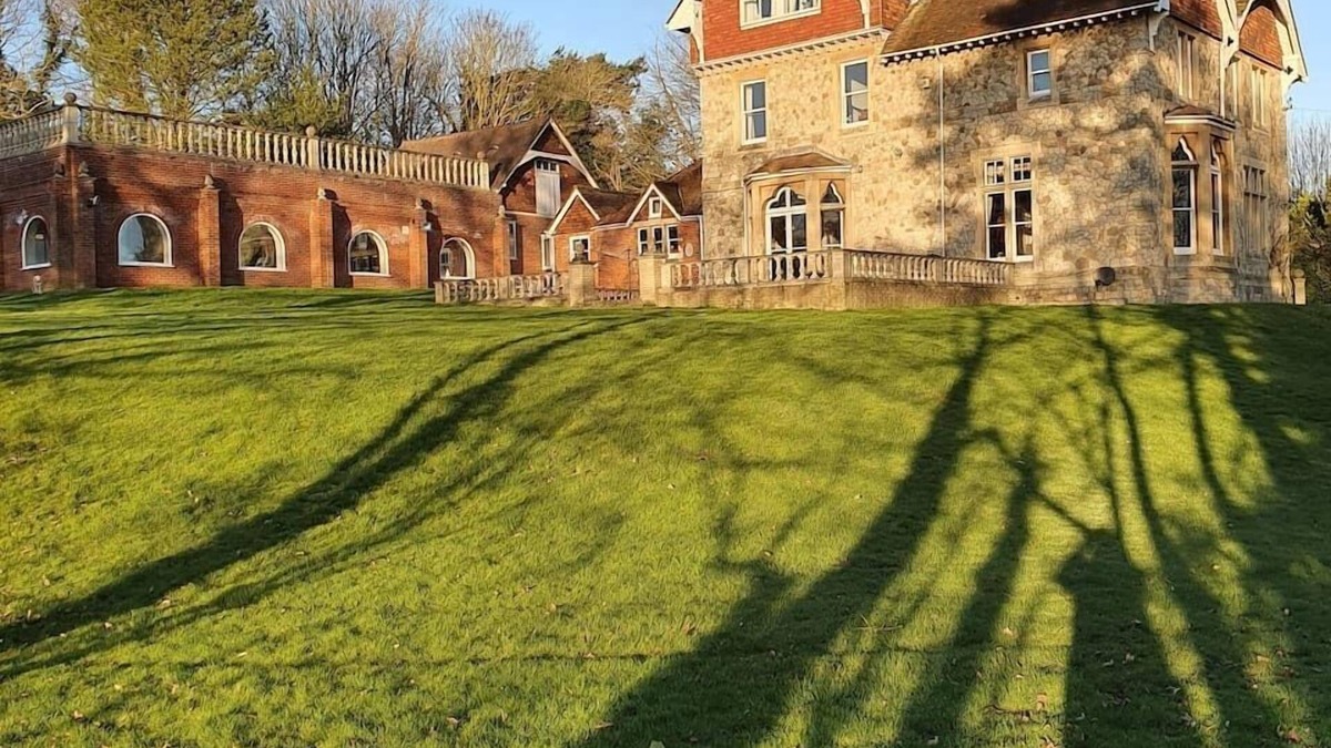 Higham House | Historic Manor House - Sleeps 16 - Pool & Hot Tub