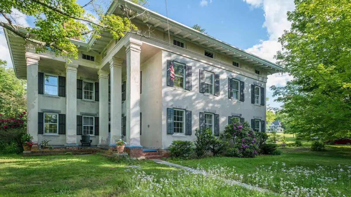Higganum Bed & Breakfast | Historic Mansion 1841 - The listed price is per Bedroom