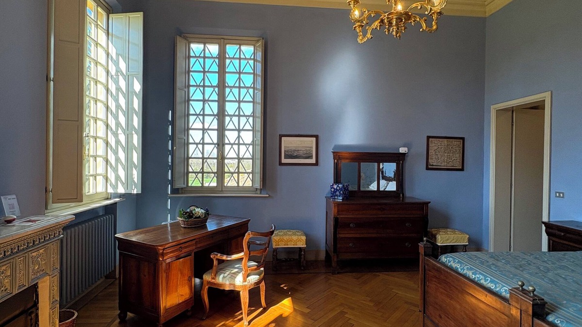 San Faustino-Madonnina-Quattroville Apartment | HISTORIC MANSION A STONE'S THROW FROM DOWNTOWN AND NEAR THE HIGHWAY EXIT