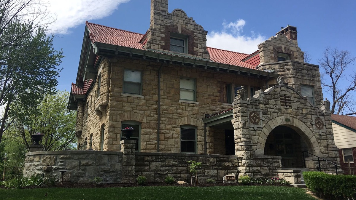 Northeast Kansas City House | Historic mansion in the Scarritt Renaissance District