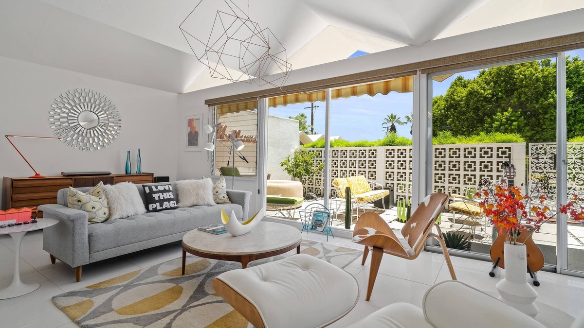 Old Las Palmas Condo | Historic Merito Manor 2 Bedrooms and 2 Bathrooms