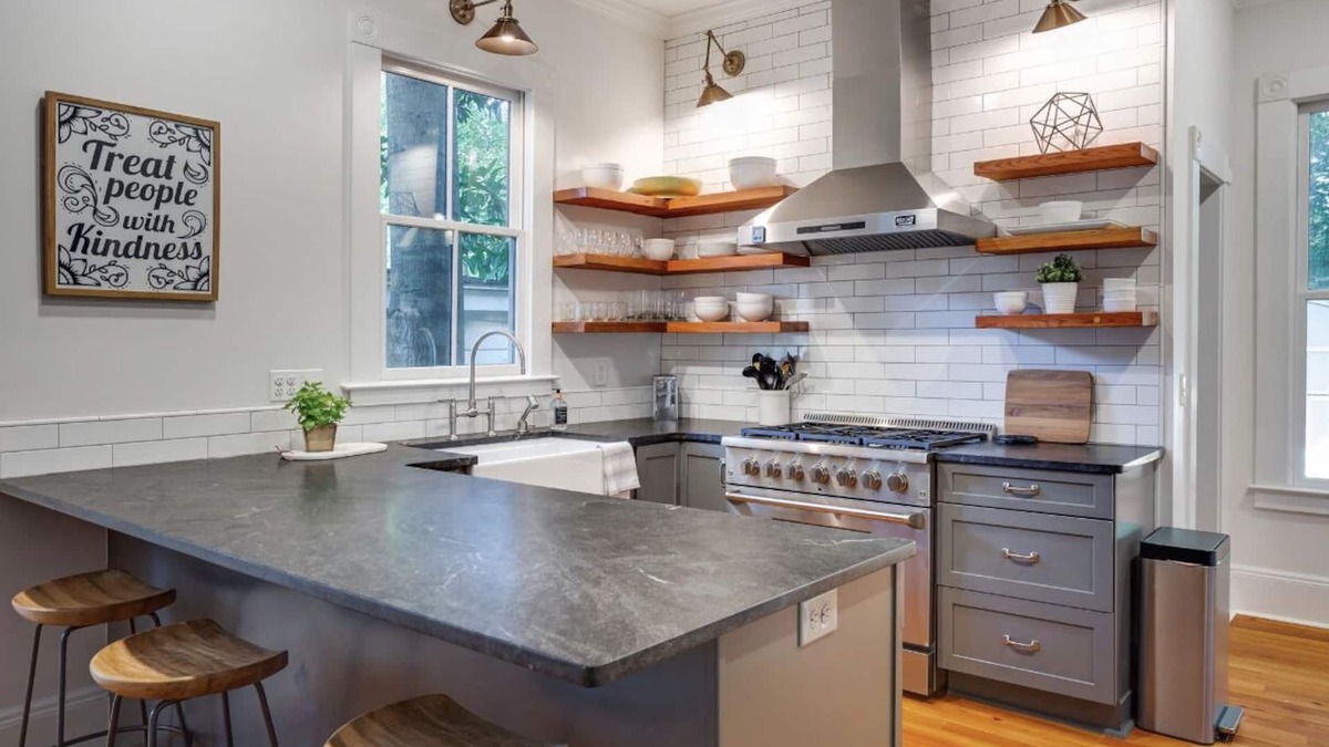 Downtown House | Historic Oakwood Hideaway