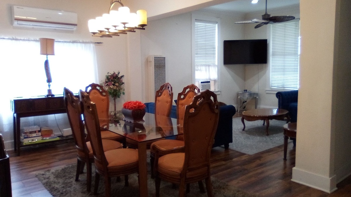 Downtown Riverside House | Historic Old Charm Beauty - For Couples Only