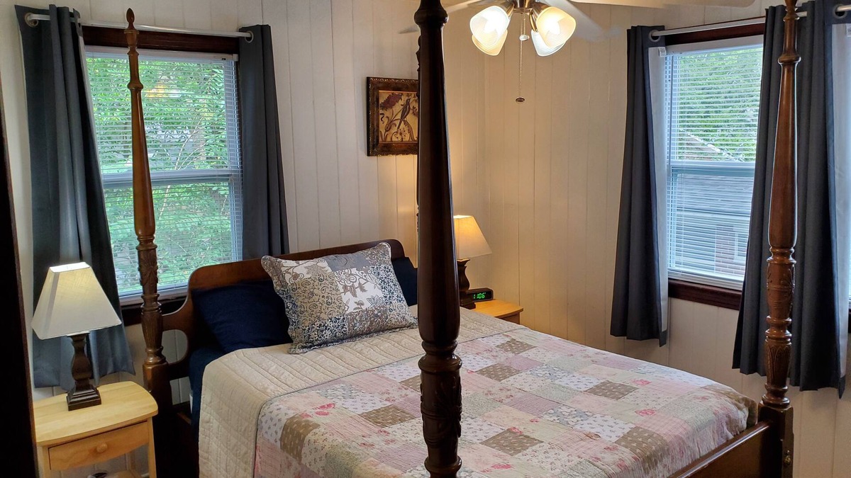 Avondale Apartment | Historic One Bedroom Apt, in the Heart of Avondale/Riverside