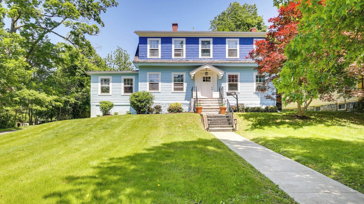 Poughkeepsie House | Historic Poughkeepsie Home Near Arlington & Vassar