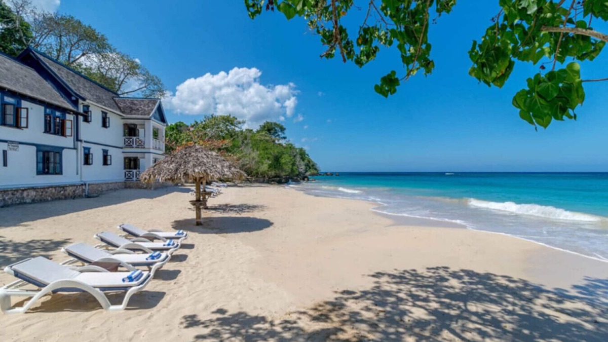 Summerfield Villa | Historic Private Beachfront Luxury Villa