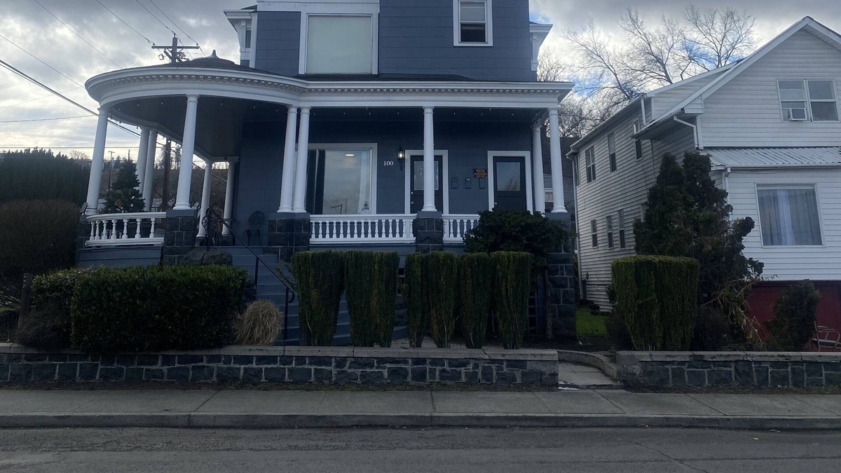 The Dalles House | Historic Queen Anne The Carlisle house