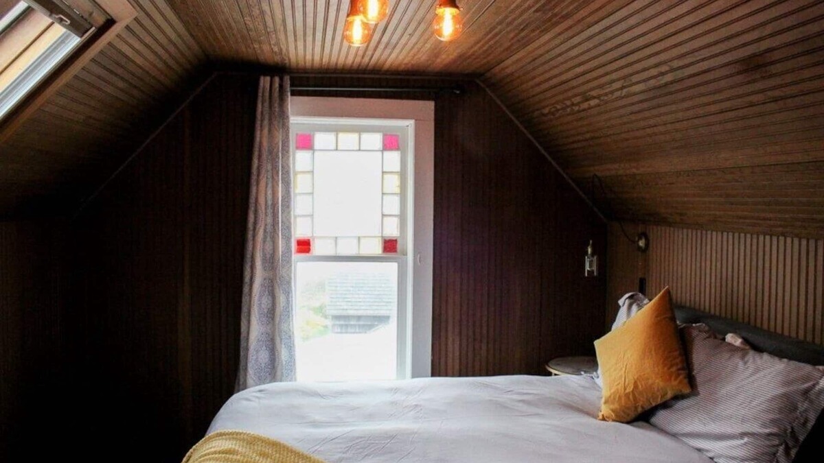 Seaview Hotel | Historic Queen with Clawfoot Tub at Shelburne Hotel
