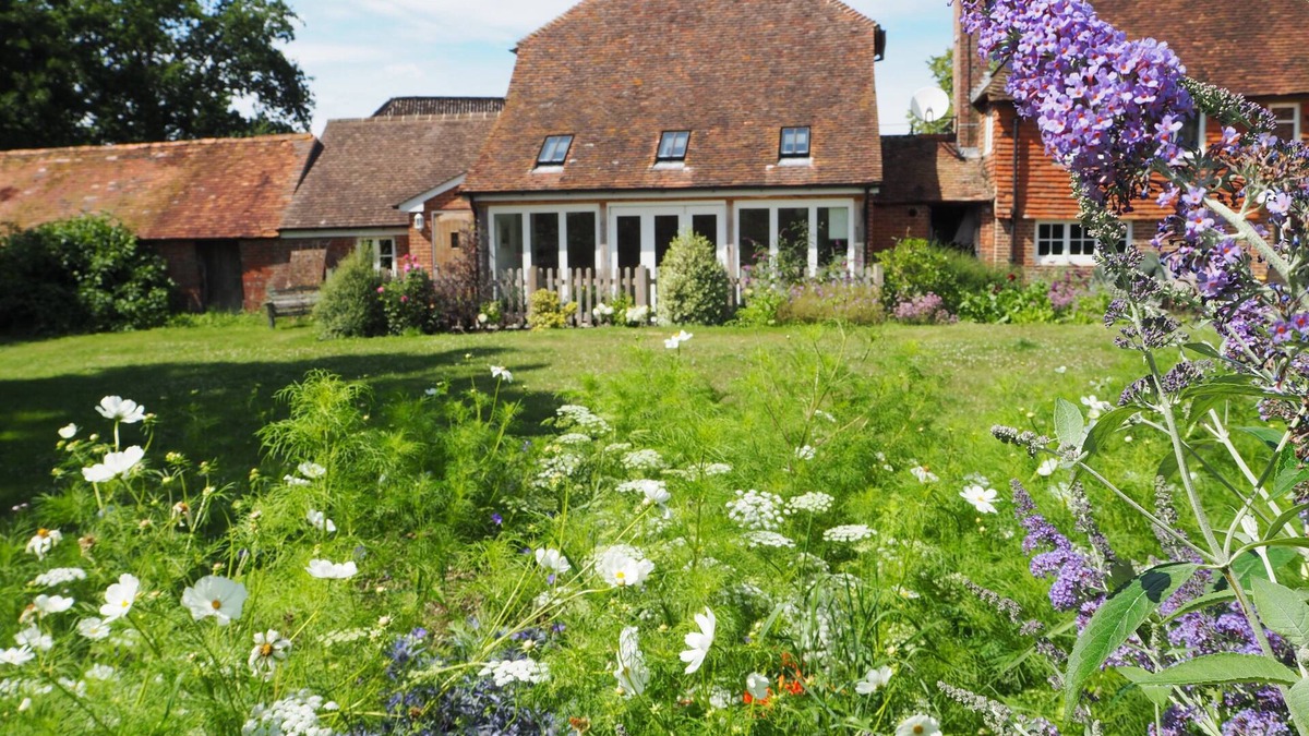 Pulborough House | Historic remodelled stable barn near nature conservation