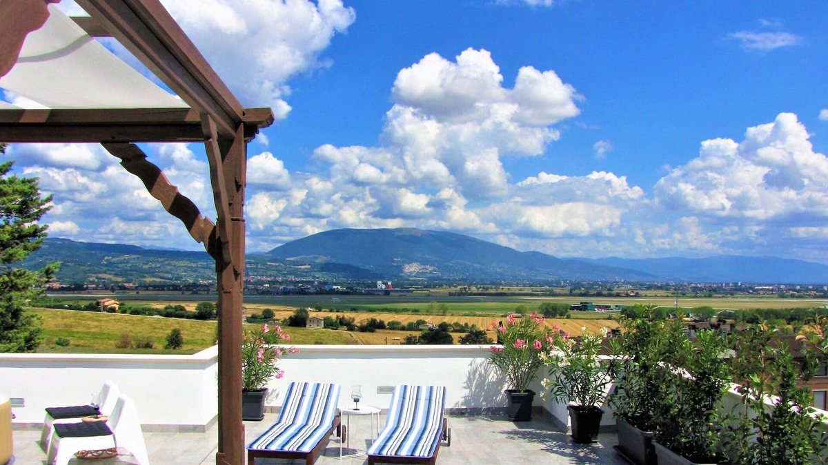 Lidarno Apartment | Historic residence with spectacular views, between Perugia and Assisi