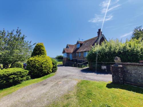 Newhaven Apartment | Historic river side cottage - top apartment