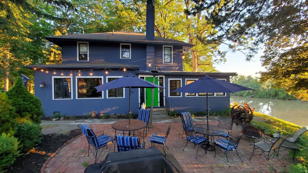 Fremont House | Historic Riverside Retreat with Modern Comforts in Fremont, Ohio