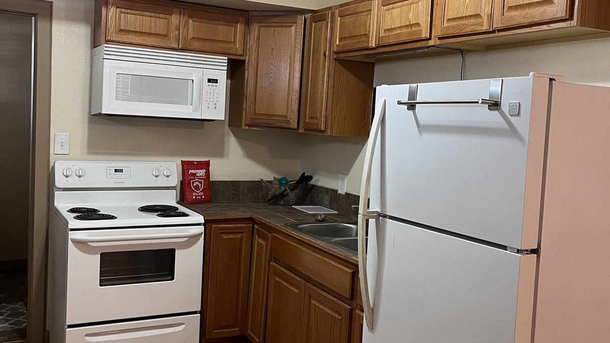 Big Spring Apartment | Historic Rock House Apartments- Corporate Residence in Big Spring, Texas