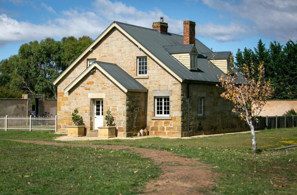 Ross Villa | Historic Sandstone Ross Farmhouse