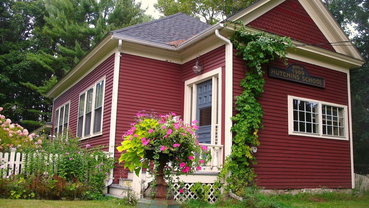 Kennebunkport House | Historic Schoolhouse Near Goose Rocks ,Pet Friendly, Pottery Lessons, Riverside