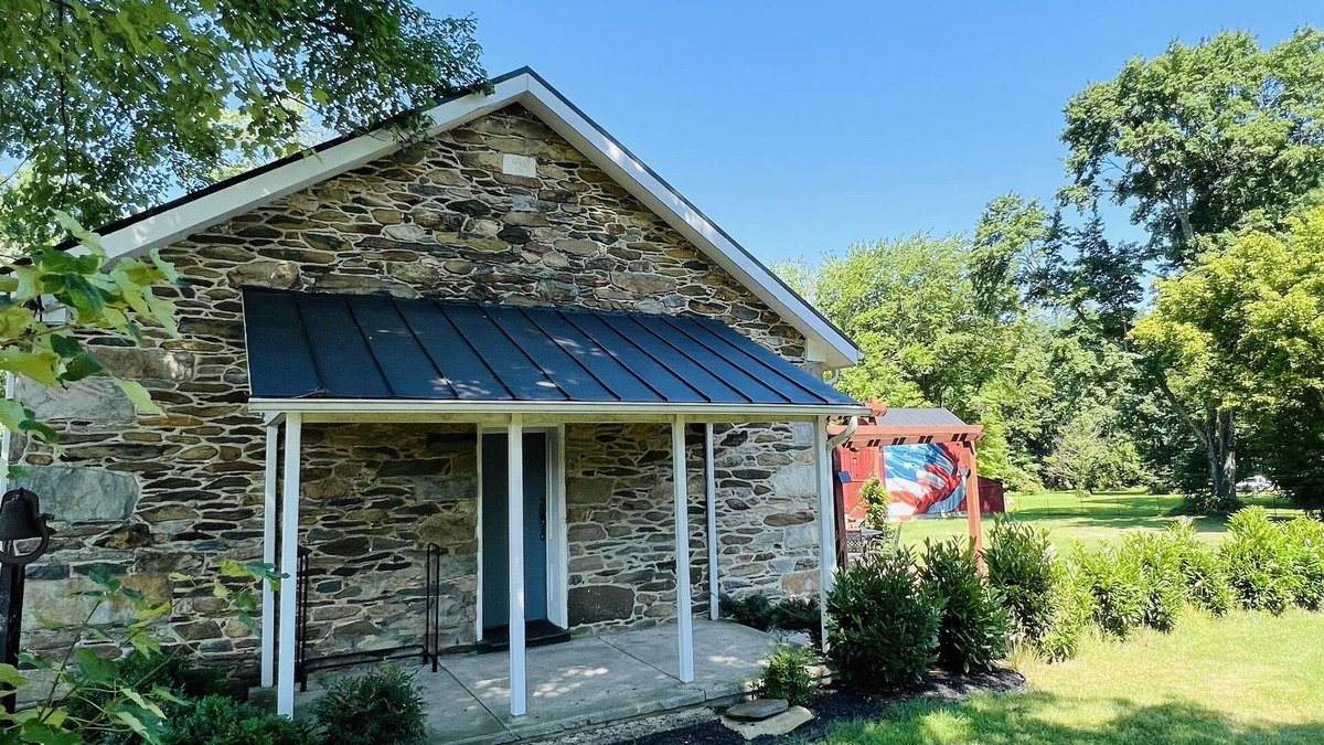 Millville Cottage | Historic Schoolhouse on Winery Row