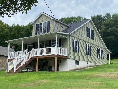 Brockton House | Historic Sears River Home (Main Level) on 10 Acres
