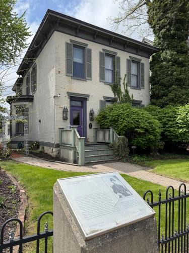 West Central Hotel | Historic Sion Bass Guest House