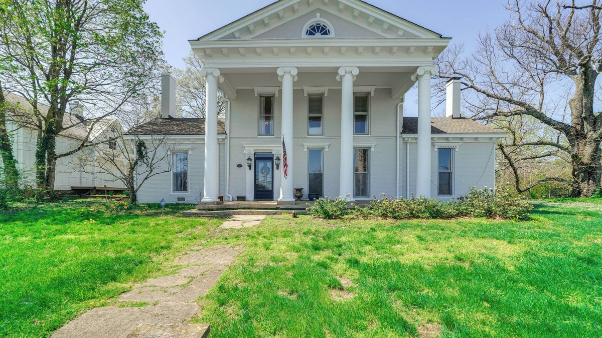 Nicholasville House | Historic & Spacious Family Home in Nicholasville!