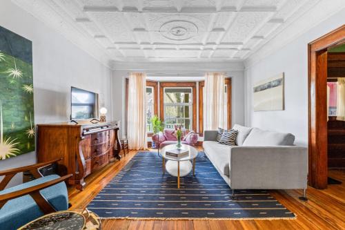 Front Park Apartment | Historic & Spacious 3 Bedroom Family Gem on Peaceful Street