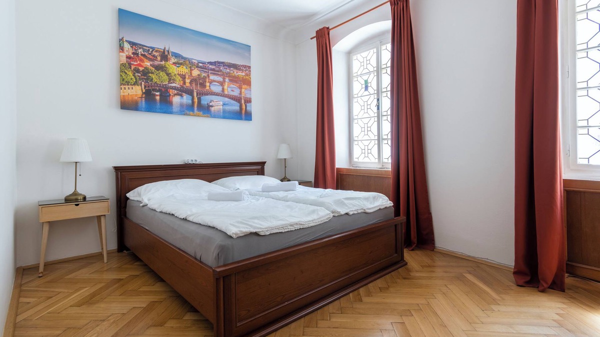 Mala Strana Apartment | π―π°πΊπ»πΆπΉπ°πͺ πΊπ·π°πΉπ°π» under Prague Castle, Prague Castle 8 Min by Walk