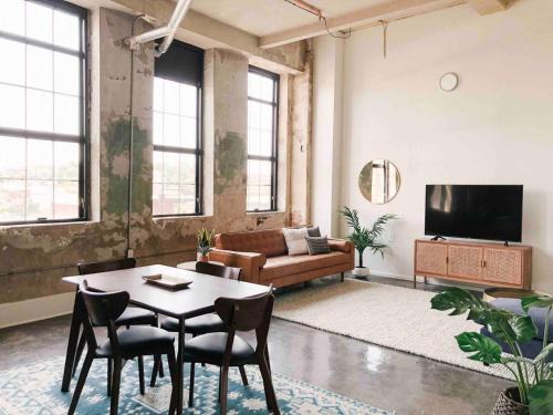 Old City Apartment | Historic Sterchi Loft on Gay St