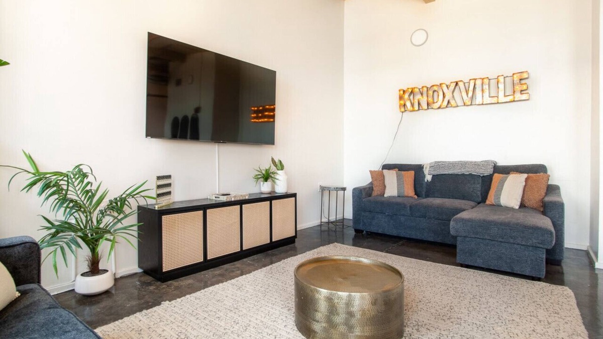 Old City Apartment | Historic Sterchi Loft on Gay St