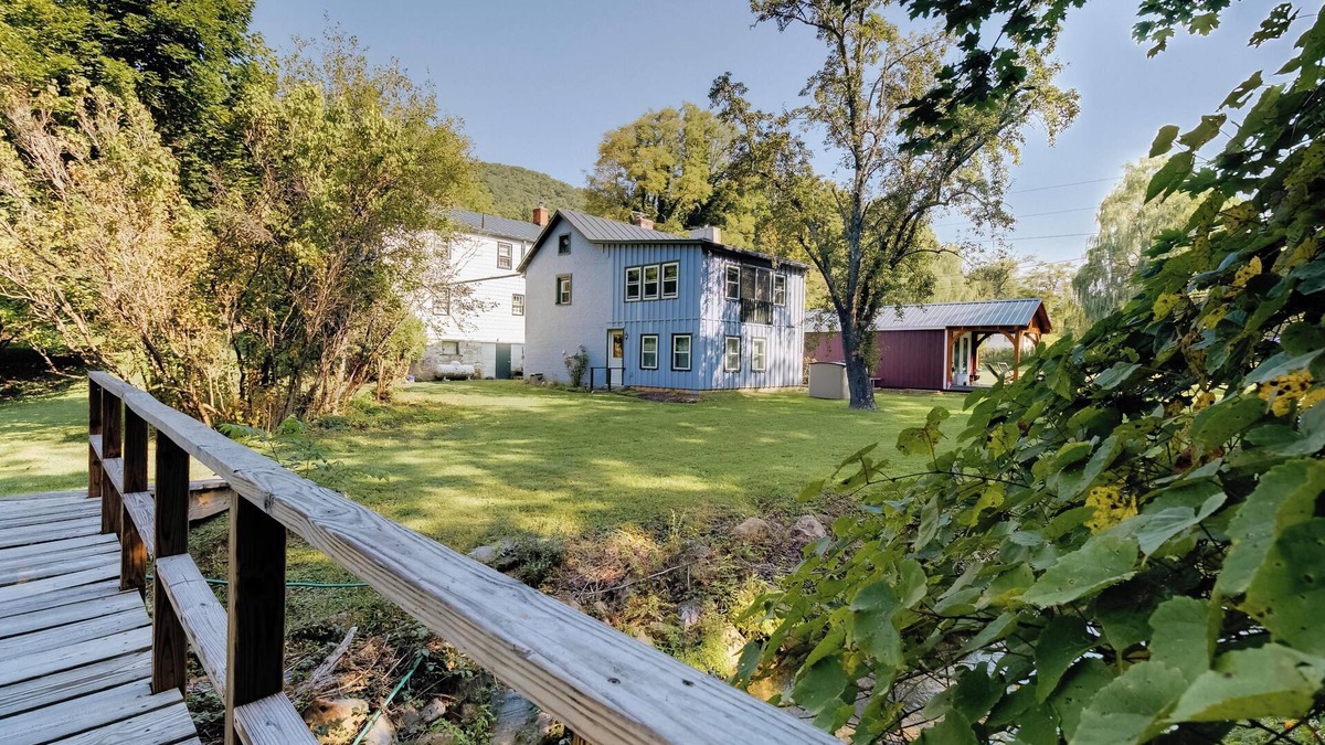 Warm Springs Cottage | Historic Streamside Cottage in Village of Warm Springs