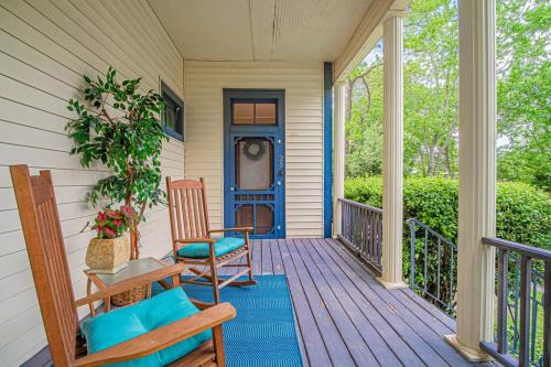Marietta Apartment | Historic Tate House Apartment by Marietta Square