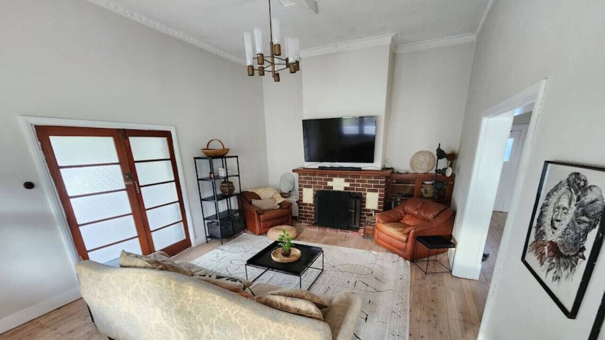 Tawonga House | Historic Tawonga home on one acre.