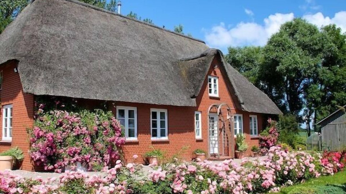 Garding House | Historic thatched cottage in southern Eiderstedt in the municipality of Borsthusen.