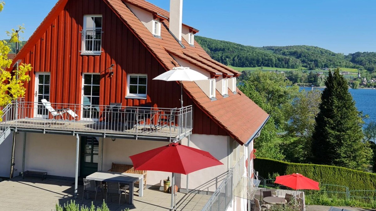 Ohningen Apartment | Historic timbered house with panoramic sea view, 200 m from the lake