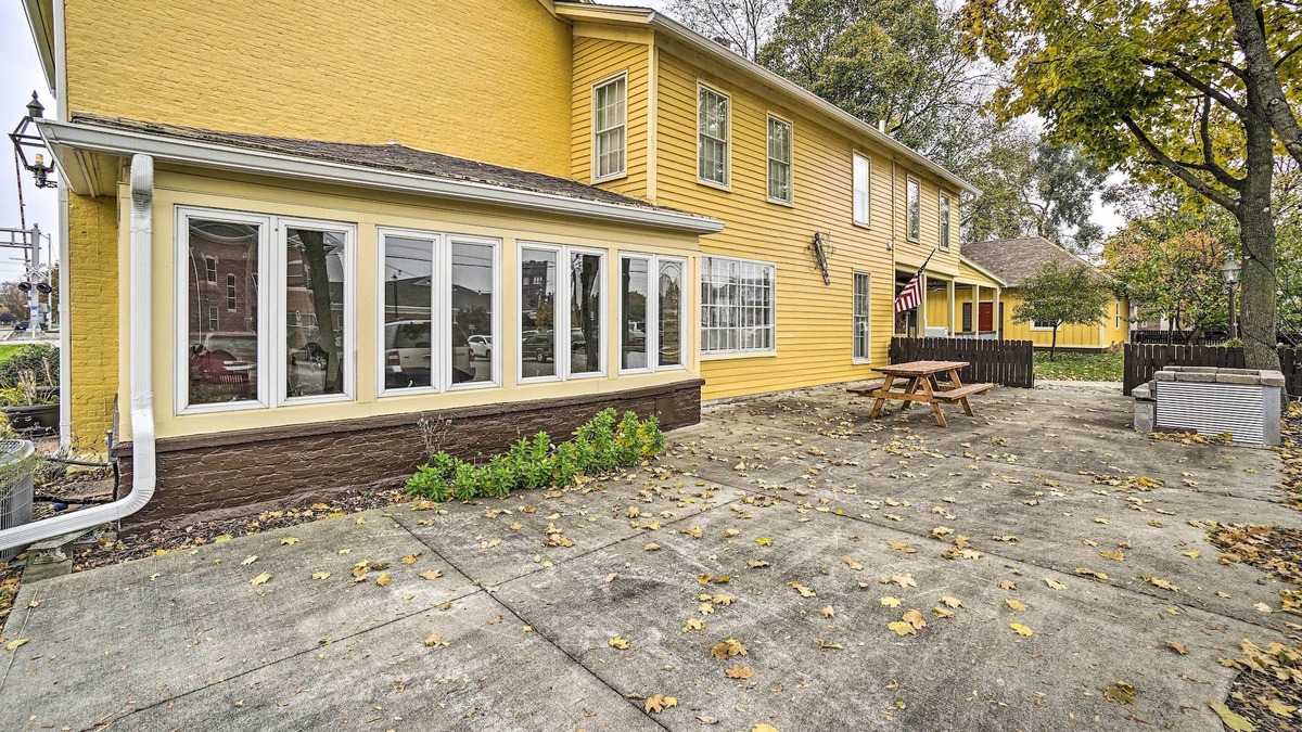 Troy House | Historic Troy Home Close to Shops w/Fire Pit