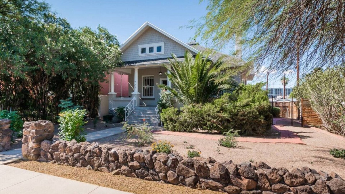 West University House | Historic University 1 Bedroom!