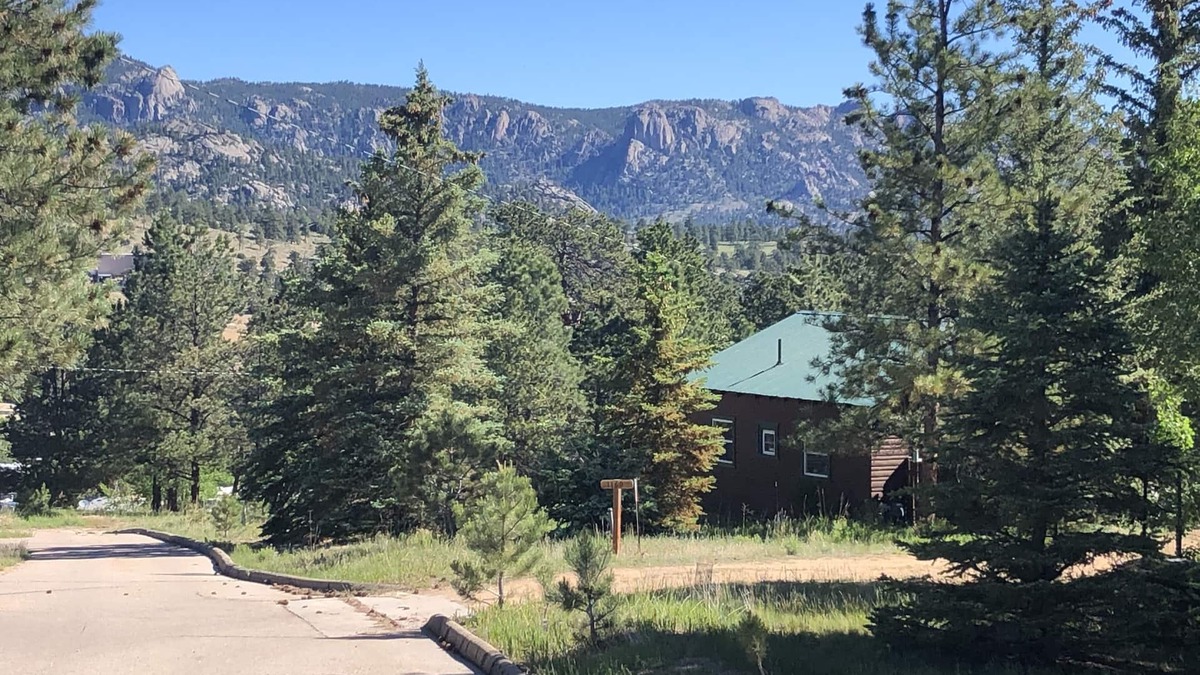 Estes Park Cabin | Historic Updated Estes Park Cabin 1 mile from Rocky Mtn National Park