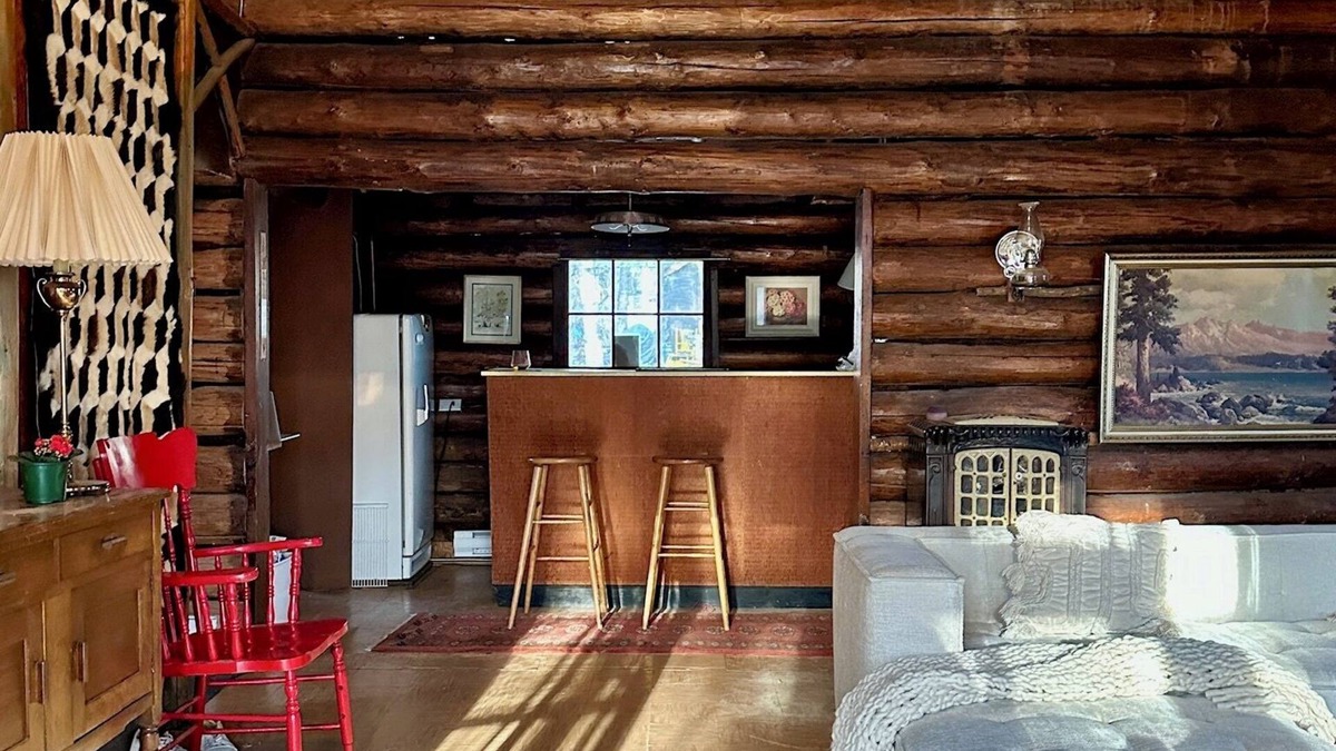 Victoria Beach Cabin | Historic Victoria Beach Log Cabin