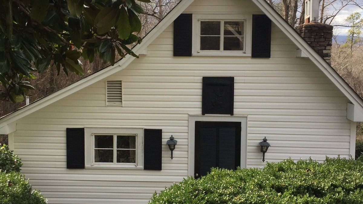 Lynn Cottage | Historic Victoria Lea Guest Cottage In Downtown Tryon, NC