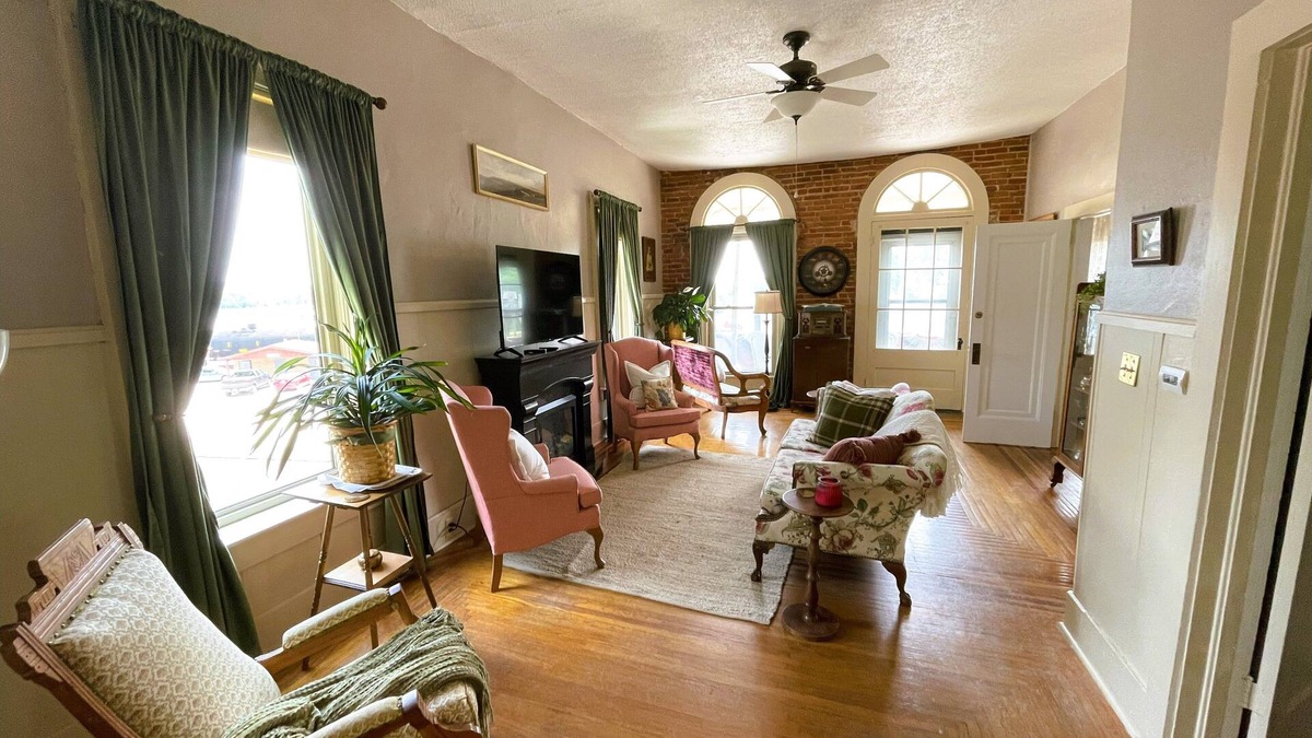 McGregor Apartment | Historic Victorian Apartment