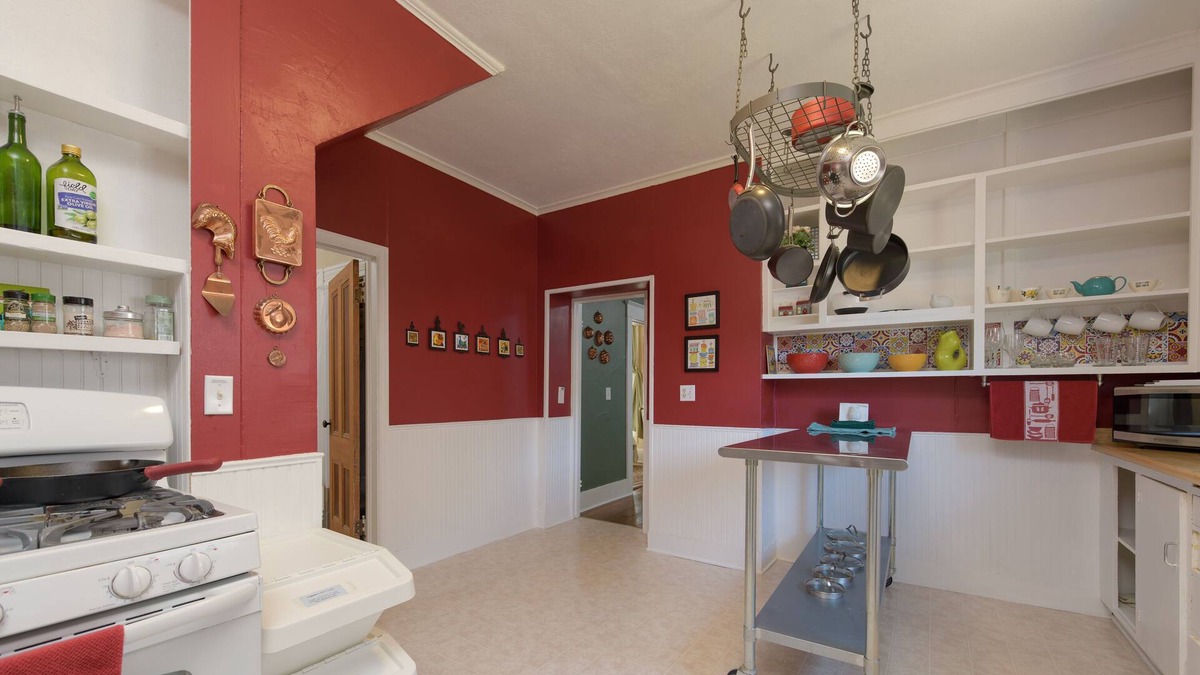 Astoria House | Historic Victorian House in the Heart of downtown Astoria